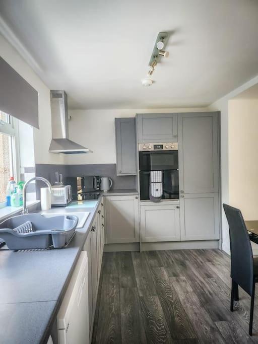 Central 2-Bedroom Bunglow With Double Sofa Bed Carnoustie Zewnętrze zdjęcie